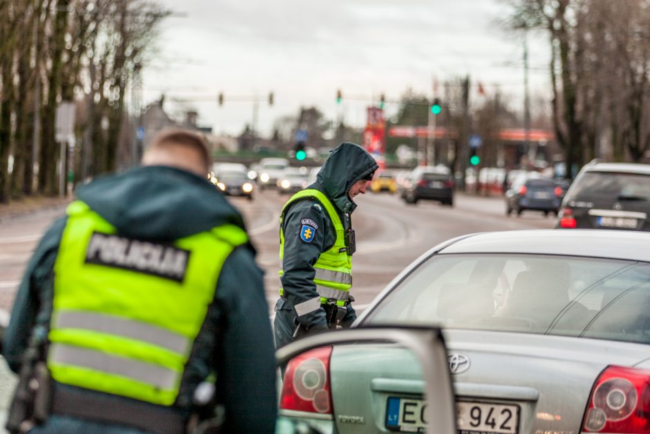 Kauno pareigūnų reidas Taikos ir Savanorių prospektuose