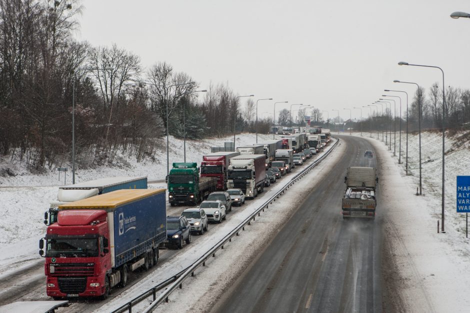 Dėl masinės avarijos Vakariniame aplinkkelyje buvo uždarytas eismas