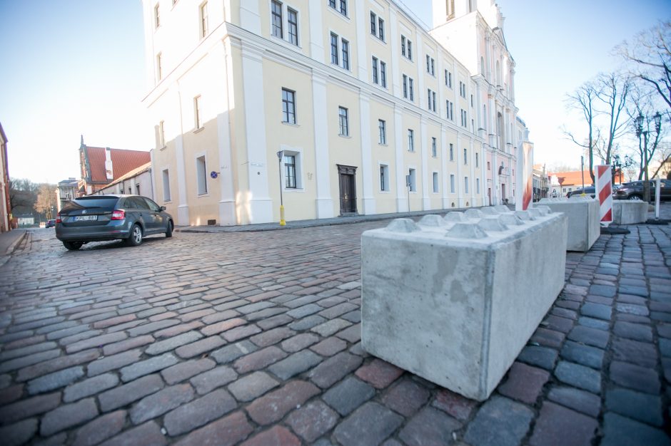 Rotušės aikštėje – eismo pokyčiai: vairuotojai sukti ratų čia negalės