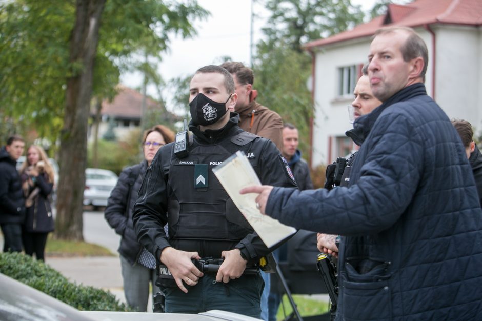 Žaliakalnyje toliau įžūliai naikinamas paveldo namas