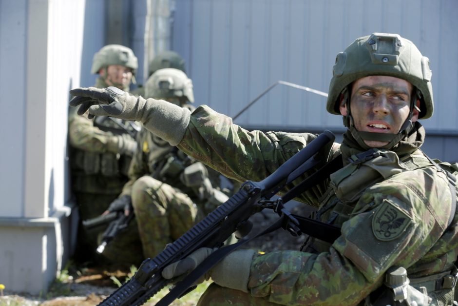 Britų vadovaujama NATO kovos grupė atvyko į Estiją