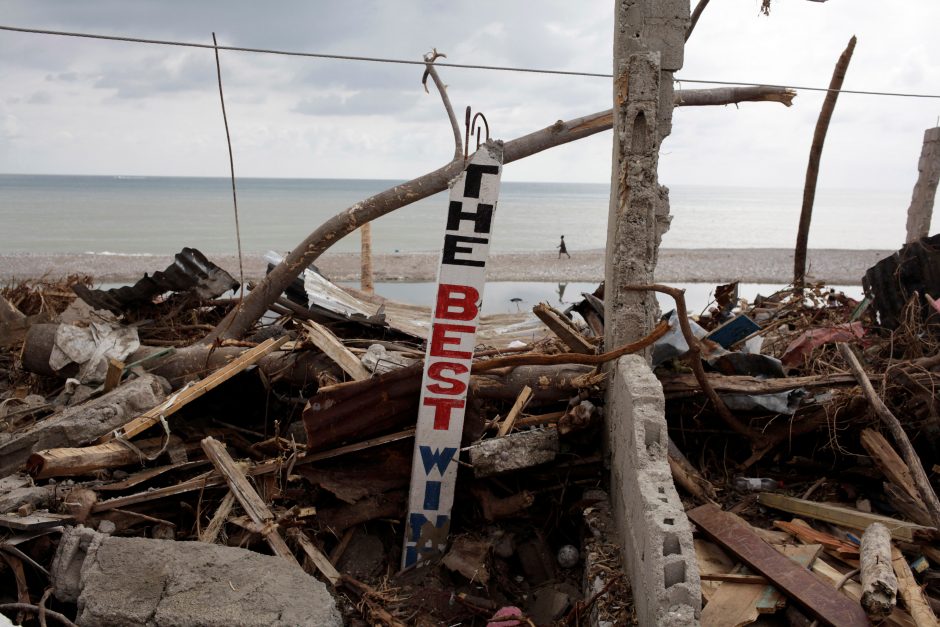 Uragano „Matthew“ aukų skaičius Haityje siekia kone 400 