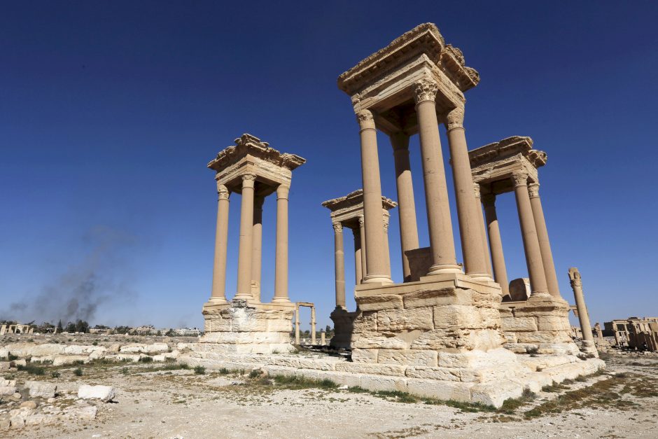 Džihadistai sunaikino dalį Palmyros amfiteatro
