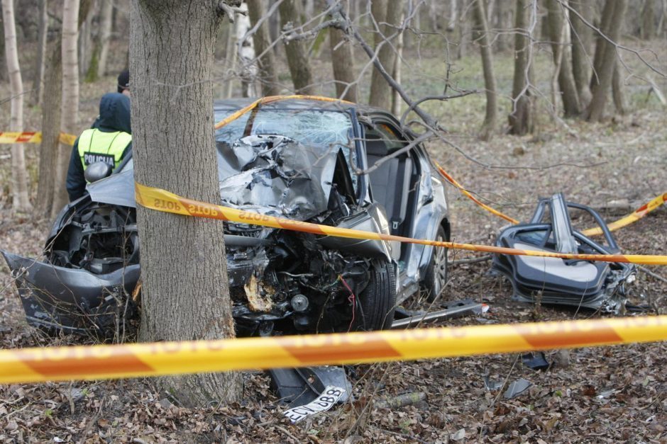 Rietave jauno vairuotojo sukeltoje avarijoje nukentėjo trys žmonės