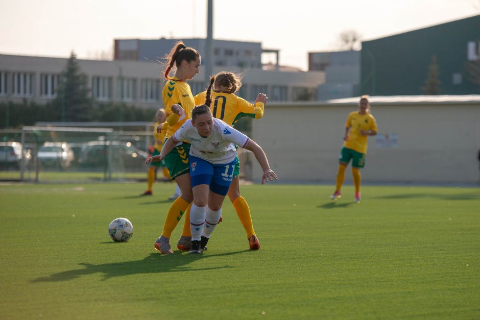 Lietuvos moterų futbolo rinktinės rungtynės su Farerų salų rinktine
