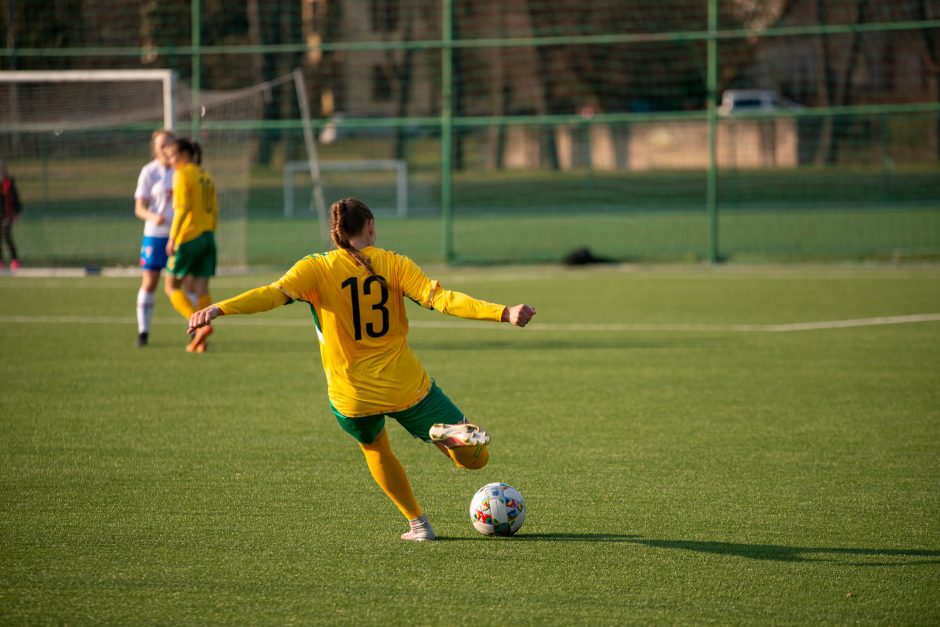 Lietuvos moterų futbolo rinktinės rungtynės su Farerų salų rinktine