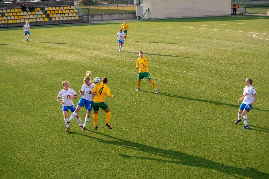 Lietuvos moterų futbolo rinktinės rungtynės su Farerų salų rinktine