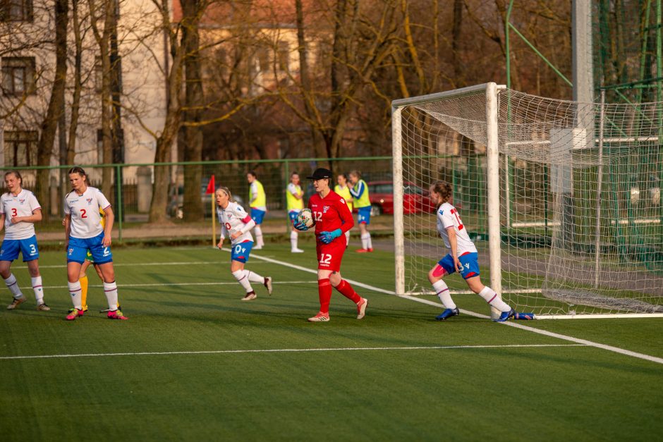 Lietuvos moterų futbolo rinktinės rungtynės su Farerų salų rinktine