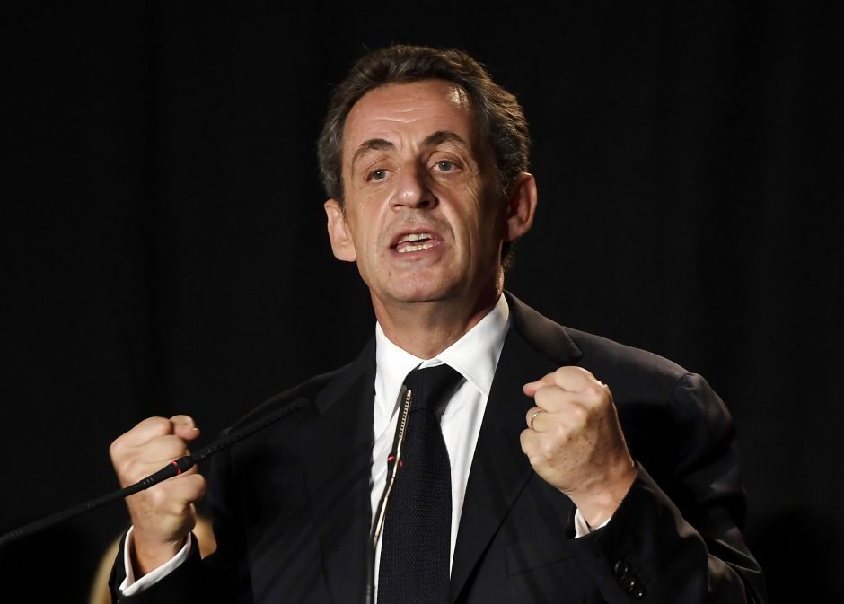 Prezidento debatuose N. Sarkozy aiškinosi dėl teisinių problemų