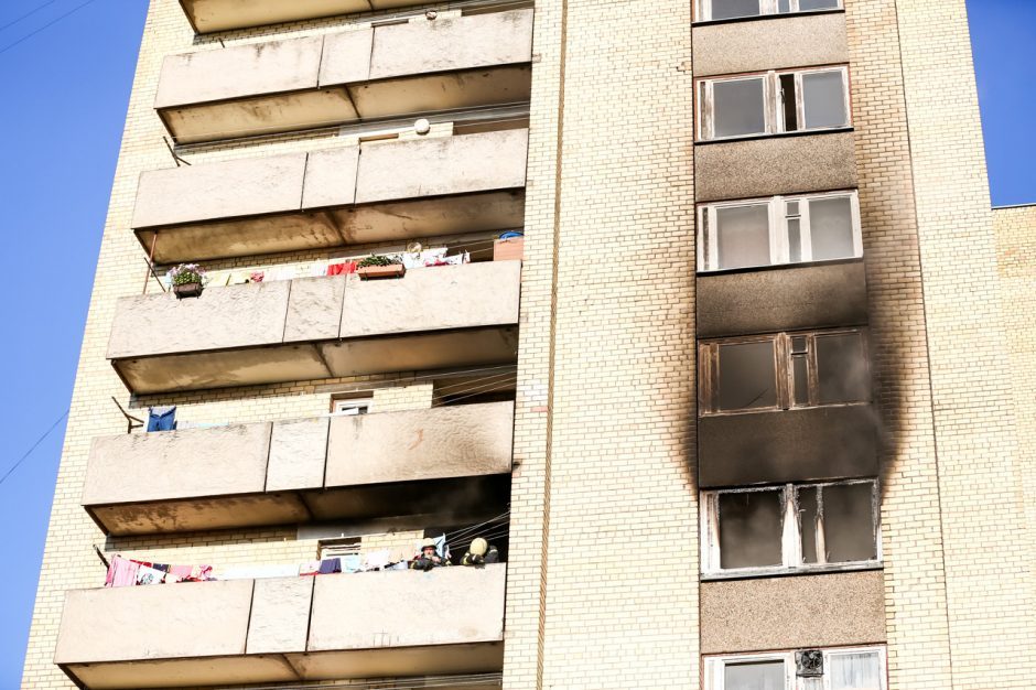 Radviliškio rajone dega butas, viduje gali būti žmonių