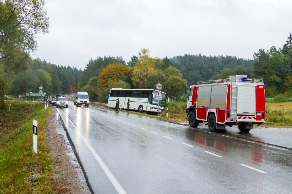 Autobuso ir dviejų lengvųjų automobilių avarija Kačerginėje