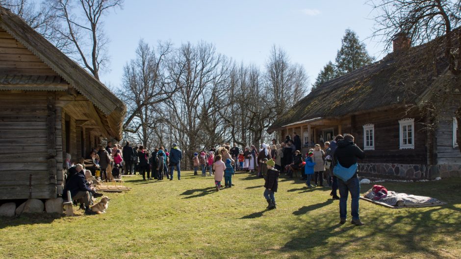 Liaudies buities muziejuje – linksma ir skani Gandrinių šventė