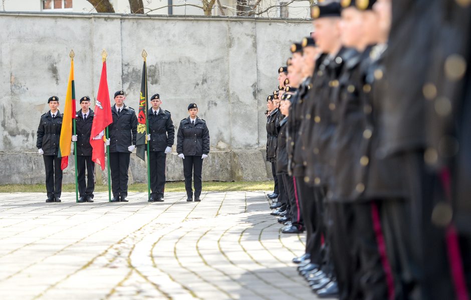 Kaune prezidentė priėmė šeštosios kadetų laidos priesaikas