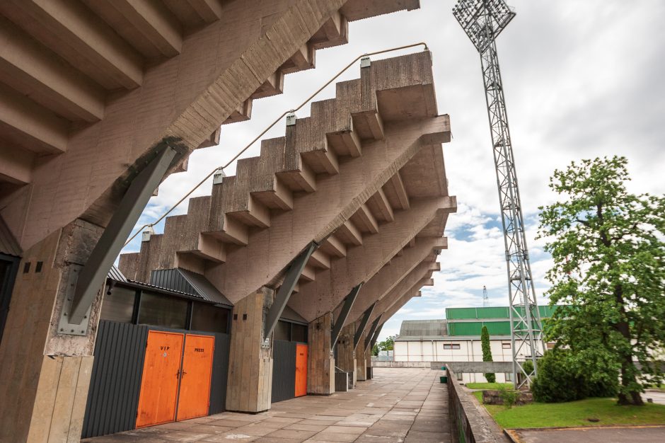 Teismo sprendimas stabdyti darbus stadione prieštarauja įstatymams?