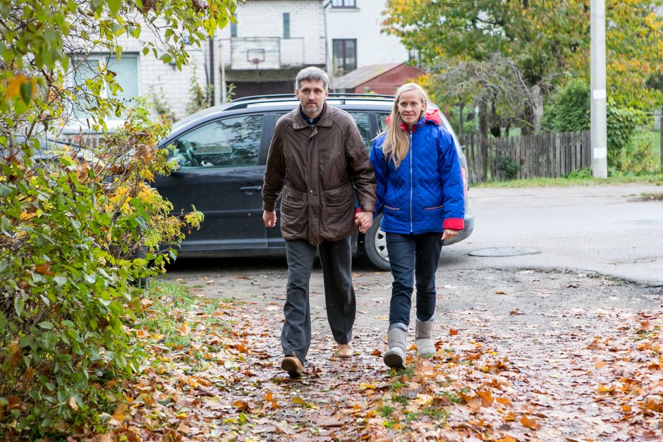 Vaikų paėmimo drama: valdininkai plaunasi mundurą