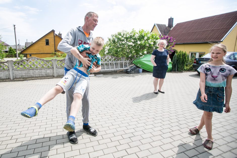 Pasižadėjo padaryti gera kitam – tapo dviejų vaikų globėja