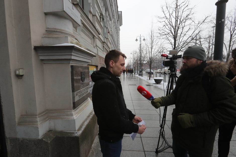 Zelandų pora iš Lietuvos išvyko be devynmetės: teismas mergaitės įvaikinti neleido