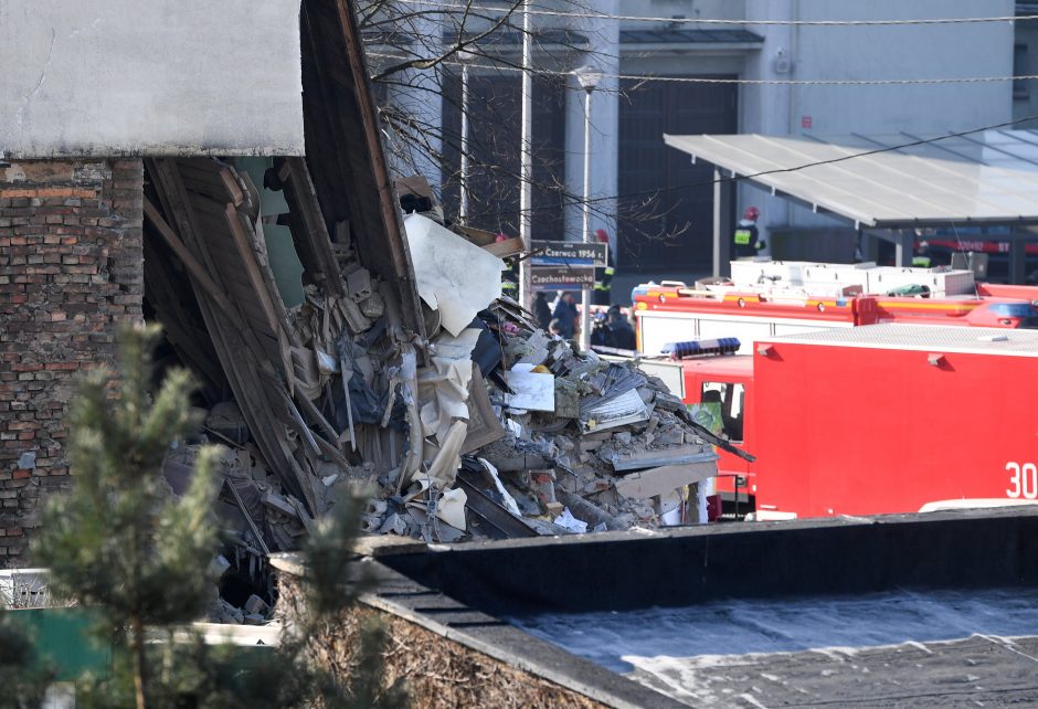 Lenkijoje dujų sprogimas sugriovė namą, yra žuvusiųjų 