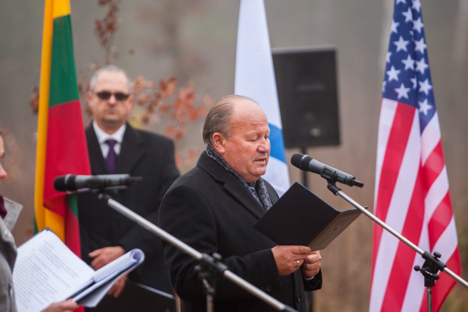 Vandžiogaloje atidarytas memorialas holokausto aukoms