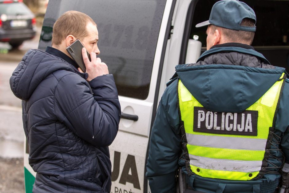 Policijos reidas Piliakalnio gatvėje