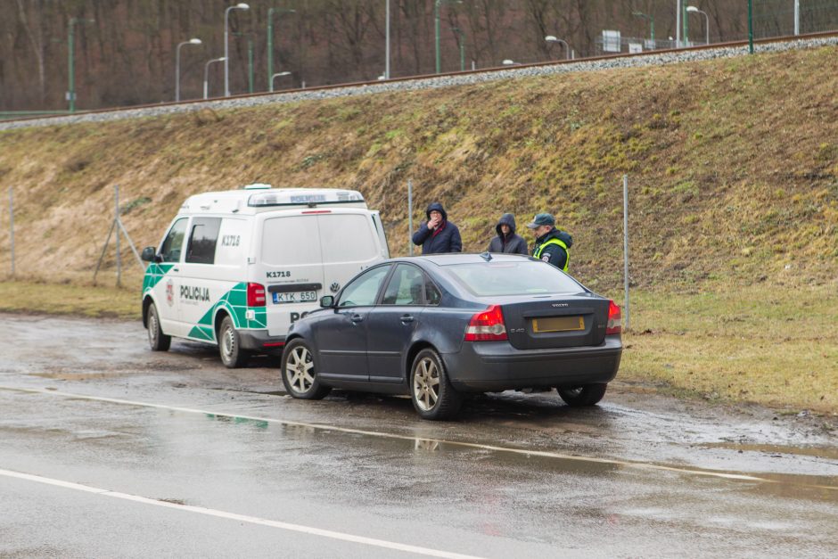 Per reidą įkliuvę kelių gaideliai – ir girti, ir neprisisegę saugos diržais