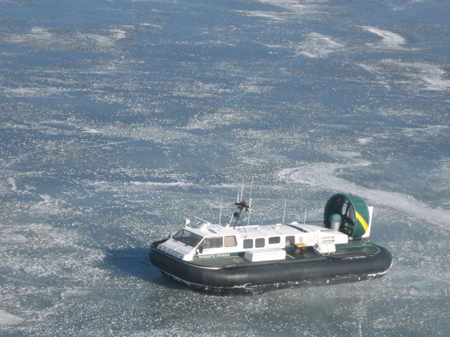 Ant Kuršių marių ledo – meškeriotojų desantas (skendo 9 žvejai)