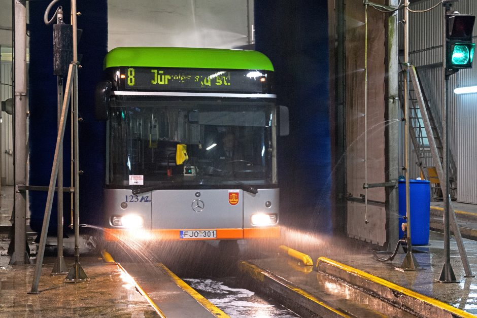 „Klaipėdos autobusų parkas“ dezinfekuoja autobusus