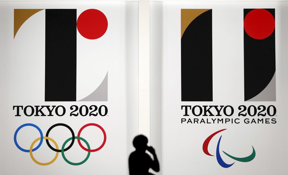 Tokijo olimpinis komitetas nebenaudos skandalą išprovokavusio logotipo