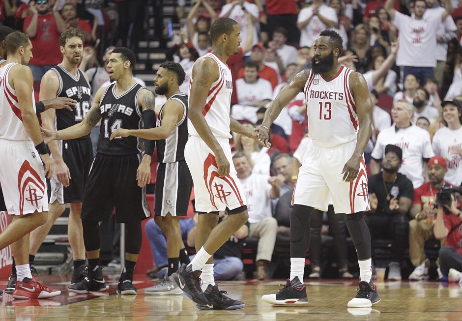 Uždominavo: T. Parkerį praradusi „Spurs“ antrą kartą patiesė „Rockets“