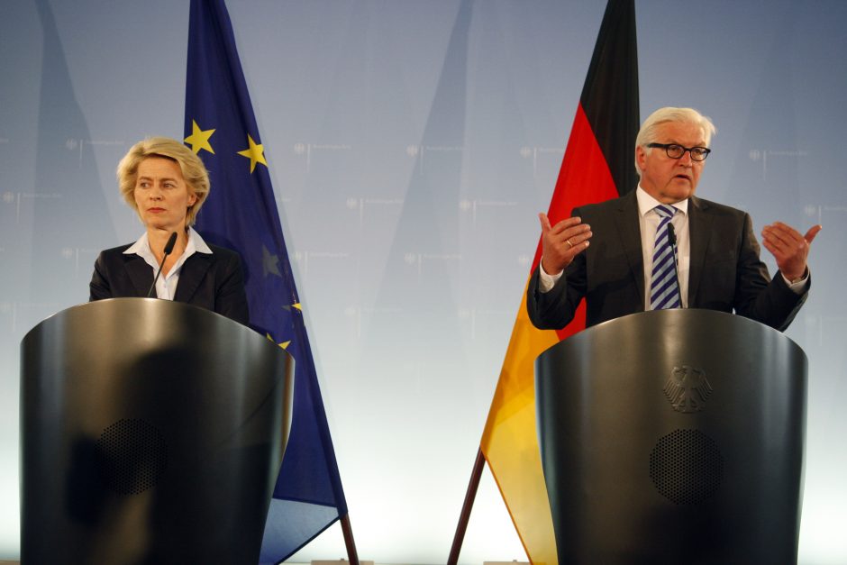 Vokietija sako esanti pasiruošusi ginklų siuntimui Irako kurdams