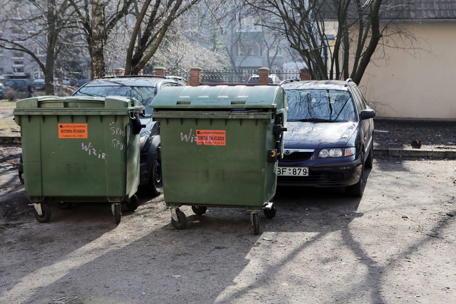 Atliekas rūšiuoja ne visi gyventojai