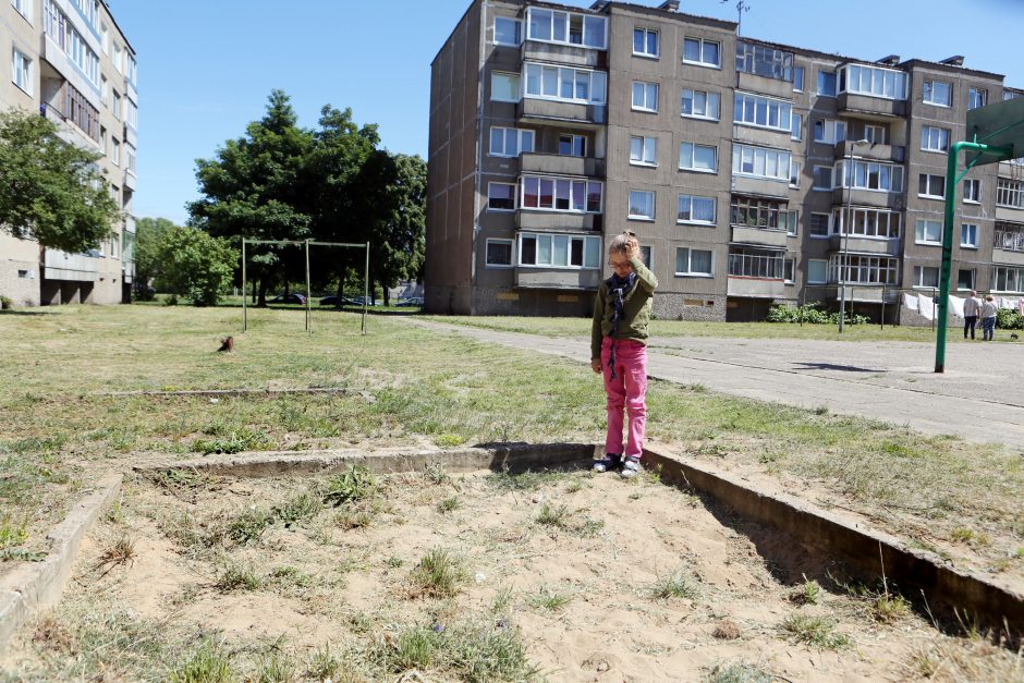 Rūpinsis ir žaidimų aikštelėmis