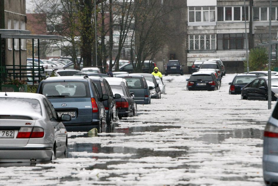 Vanduo uostamiestyje atslūgo