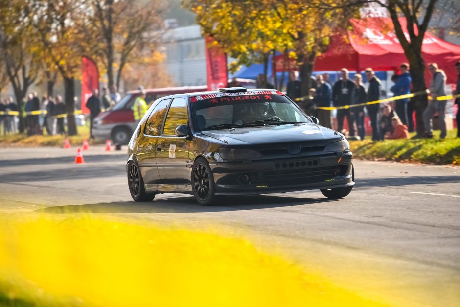 Automobilių slalome Plungėje – netikėta dviejų sesių dvikova