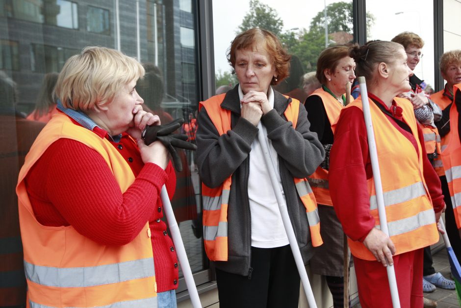 Kiemsargių streikas prie savivaldybės