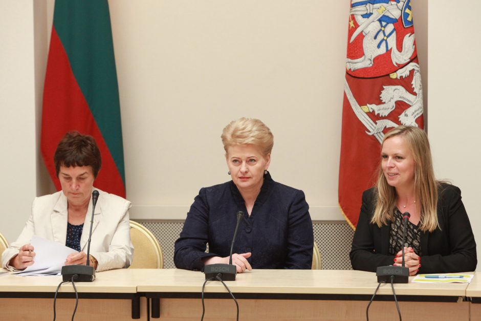 D. Grybauskaitė: jaunimui įsidarbinti nelengva