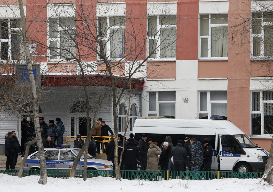 Maskvoje per įkaitų dramą mokykloje žuvo du žmonės