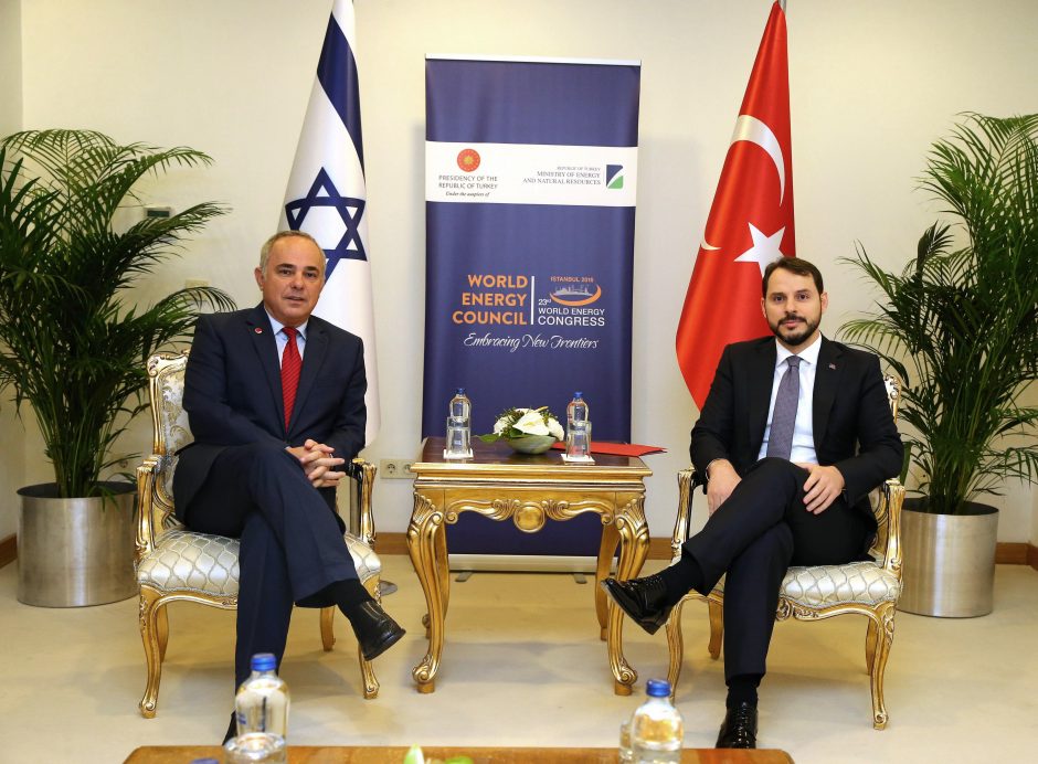 Turkija ir Izraelis svarsto galimybę tiesti povandeninį dujotiekį