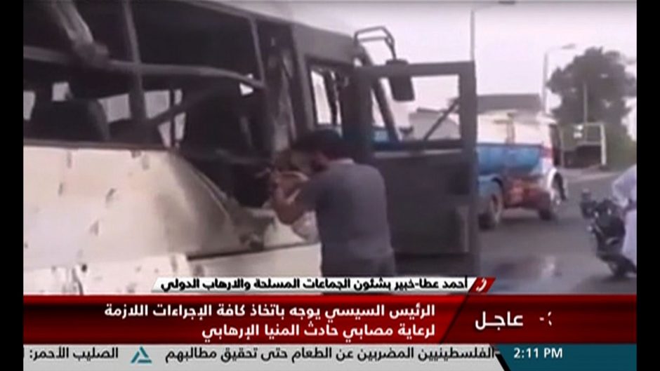 Egipte per išpuolį prieš autobusą žuvo mažiausiai 26 žmonės