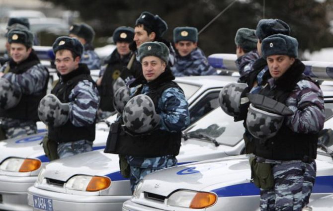 Rusijos policija vaikėsi girto vyro vairuojamą šarvuotį