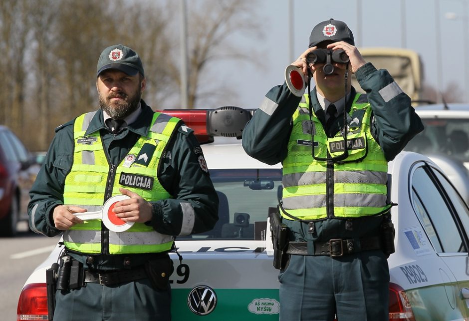 Policininkai motociklininką vijosi važiuodami 140 km/h greičiu