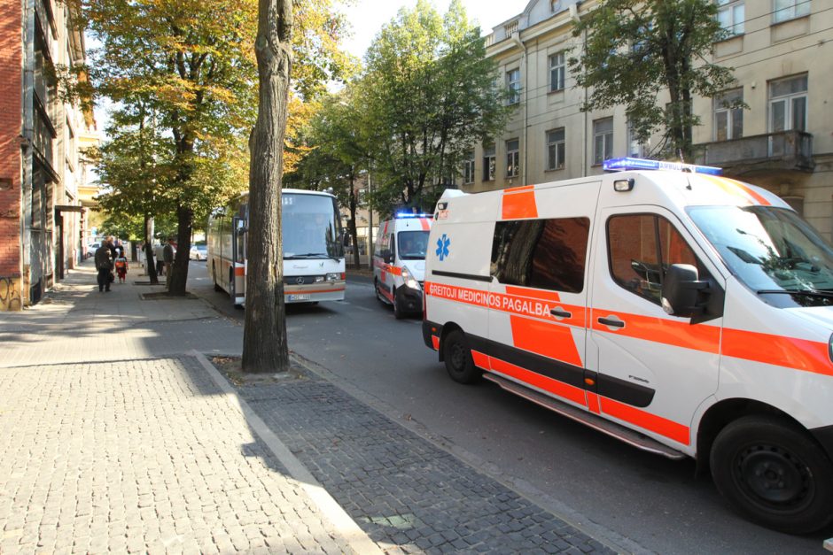 Troleibuso ir autobuso avarijoje – sužaloti keleiviai