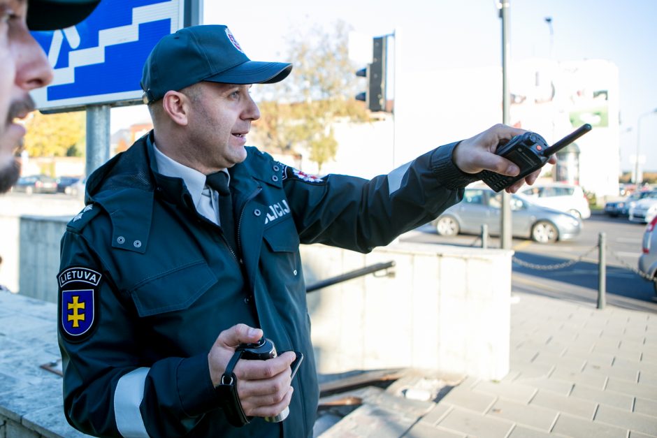 Policijos reidas Kaune: jei stabdytų visus pažeidėjus, nespėtų rašyti baudų