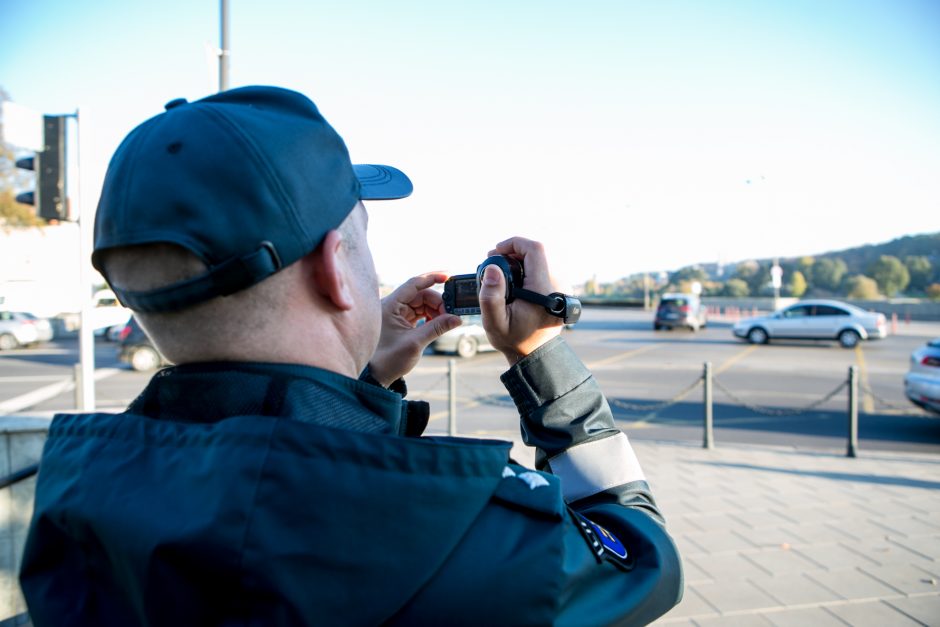 Policijos reidas Kaune: jei stabdytų visus pažeidėjus, nespėtų rašyti baudų