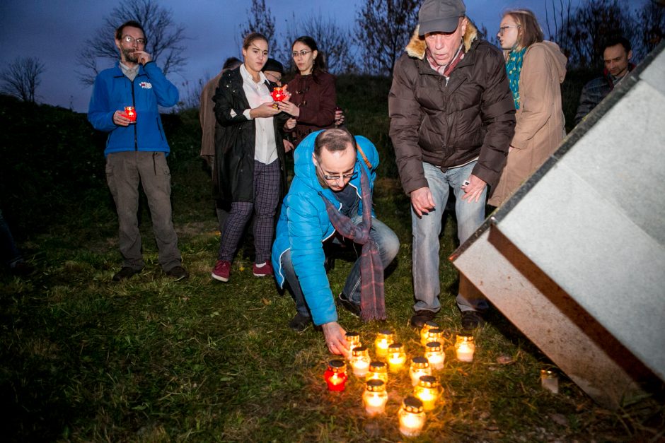 Uždegė žvakutes už forte žuvusius kauniečius