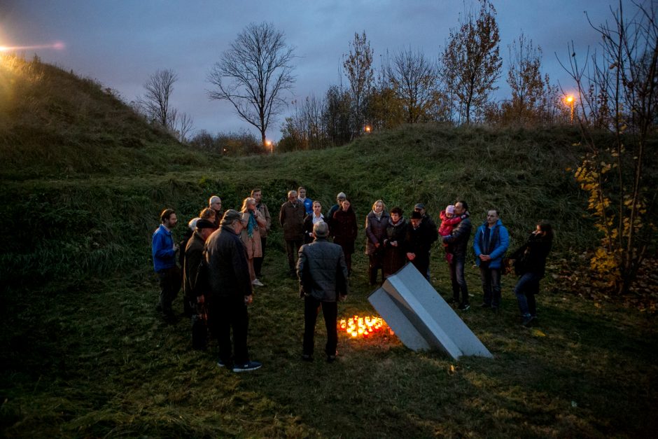 Uždegė žvakutes už forte žuvusius kauniečius