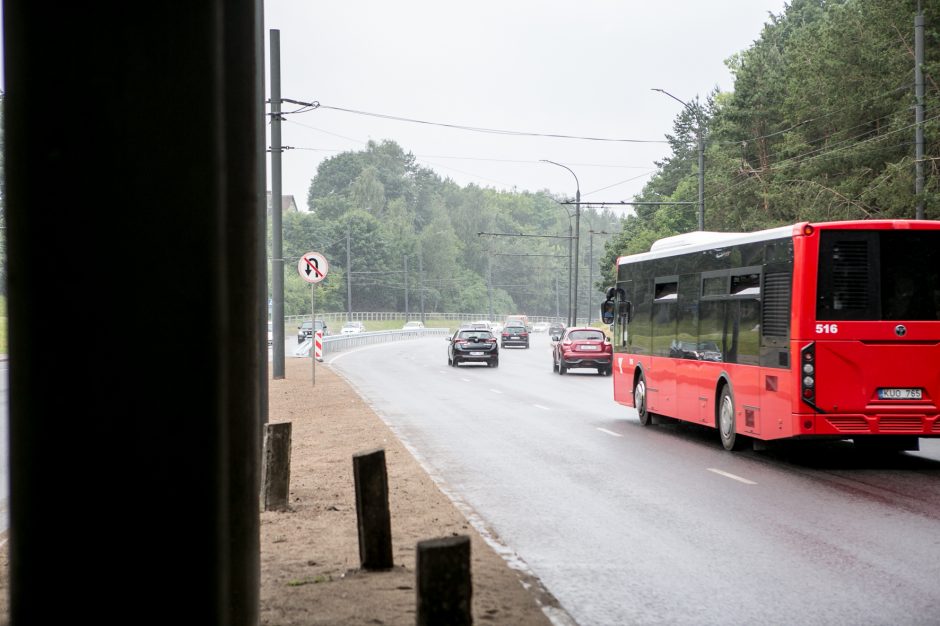 Nuokalnės gatvėje įrengiami atitvarai