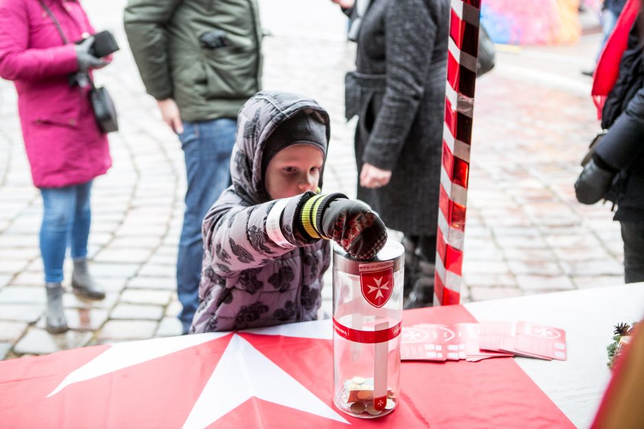 Žmonių gerumas kvepia žirniene: kartu su skurstančiais – prezidentė ir vyskupas