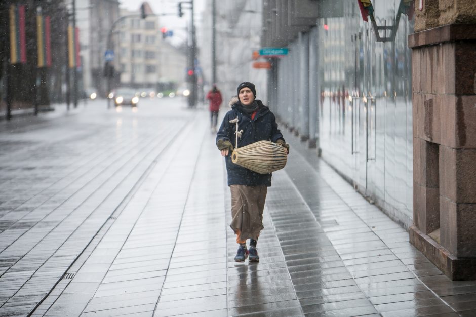 Sekmadienį Kauną nuklojo sniegas