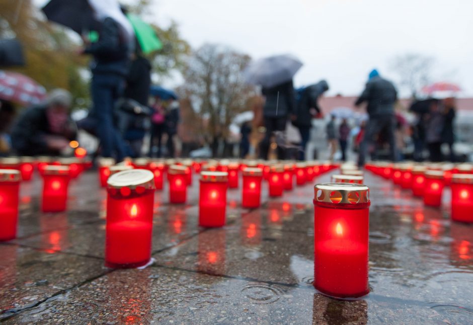 Rotušės aikštėje sužibo milžiniška širdis